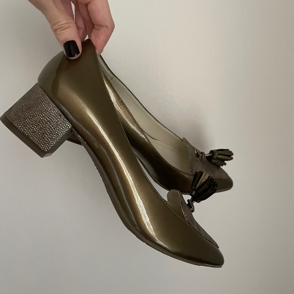 Anne Klein Tassel Loafer 8.5 - Picture 2 of 4